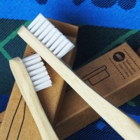 Nachhaltige Zahnbürste aus Bambus für Kinder (Dunkelblau)